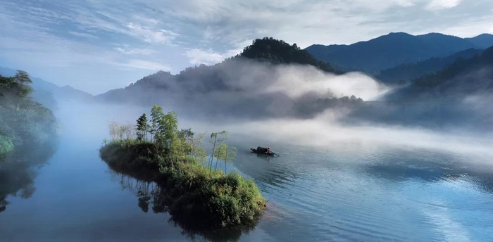 郴州旅游經(jīng)典東江湖霧漫小東江+丹霞高椅嶺精華一日游0購物0自費純玩品質(zhì)2人起天天發(fā)團(tuán)